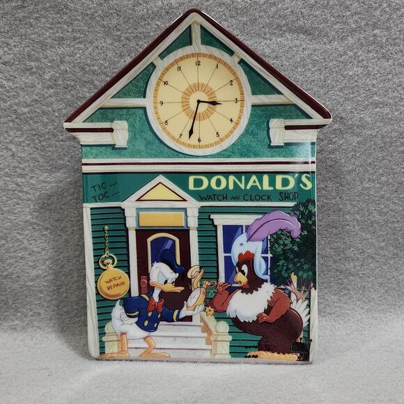 Donald' Watch & Clock Shop #3637B Mickeys Village Disney Bradford Exchange Plate - Picture 3 of 5